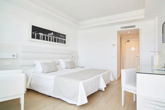 غرفة قياسية بسرير مزدوج أو سريرين منفصلين، Argos Hotel 1/3