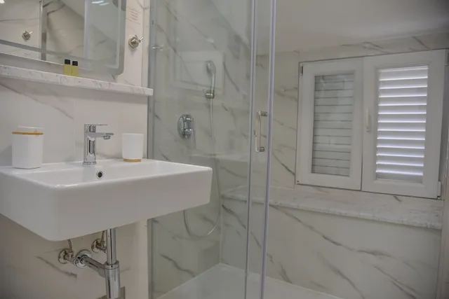 غرفة قياسية بسرير كوين في الملحق، Kastel 1700 Boutique Hotel 7/8