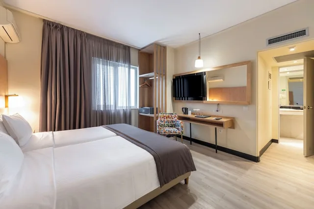 غرفة كومفورت بسرير كوين وسرير فردي، Polis Grand Hotel 4/8