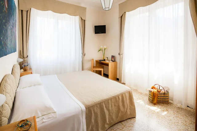 Deluxe, Double Bed, Hill View، Hotel Golfo E Palme 1/3