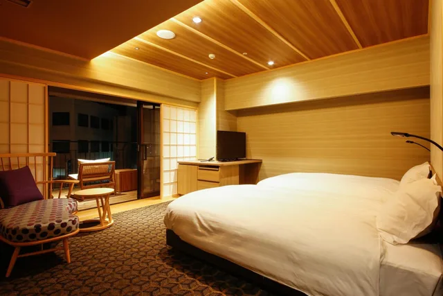 غرفة ركنية بسريرين منفصلين بشرفة، THE SHIROYAMA TERRACE TSUYAMA VILLA 1/2