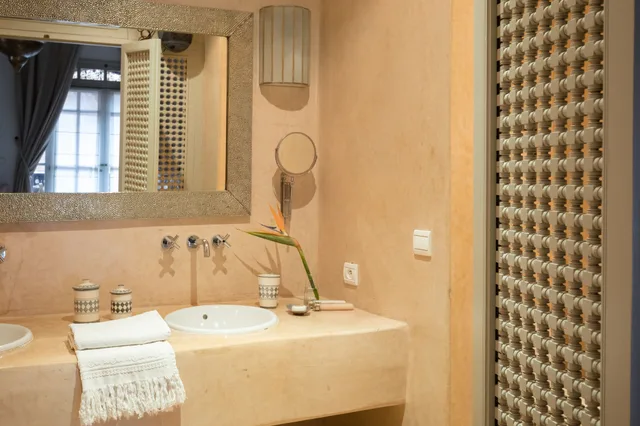 Junior Suite, King Bed, Side Beach View، Riad Olema et Spa 6/6