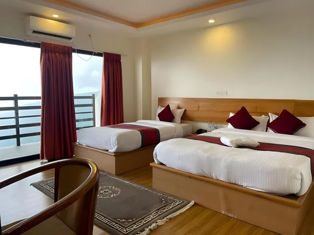 Deluxe Double, NAGARKOT SHANGRILA RESORT 6/10