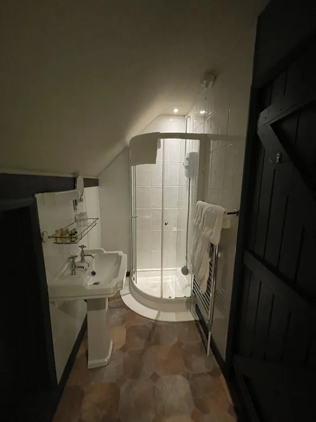 Room, Double Bed, The Plume of Feathers - Inn 4/4