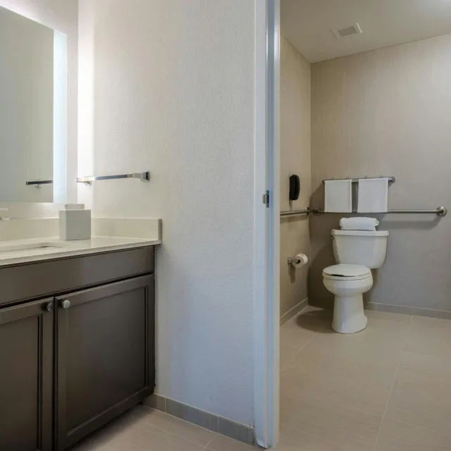 2 Bedrooms, Space, Suite, 2 Queen Beds, Sofa, Living Area, Kitchen، Residence Inn By Marriott Chesapeake Greenbrier 6/10