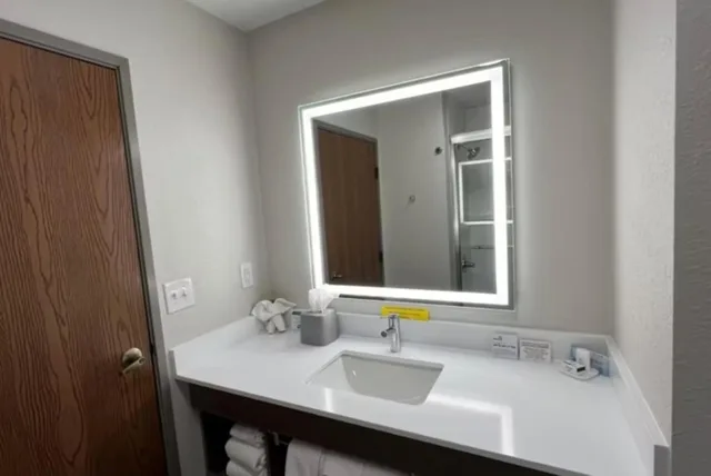جناح ديلوكس لذوي الإعاقة، Holiday Inn Express Hotel Suites Dubois 8/10