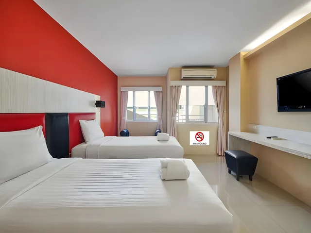 Superior, King Bed, Tower One، Promratchada Residence Spa 1/4
