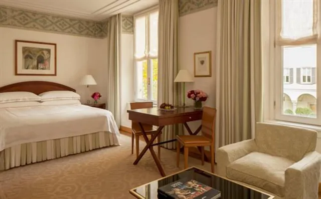 غرفة بريميوم بسرير كينج بإطلالة على الحديقة، Four Seasons Hotel Milano 3/5