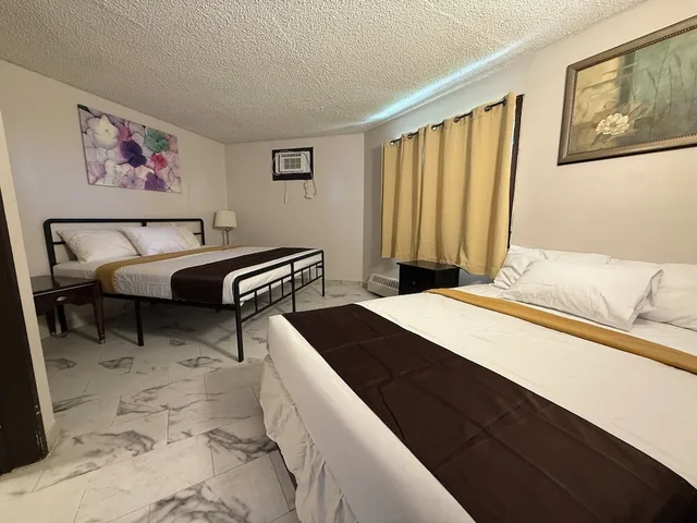 Studio, Suite, King Bed, Thriftlodge Edmonton 1/4