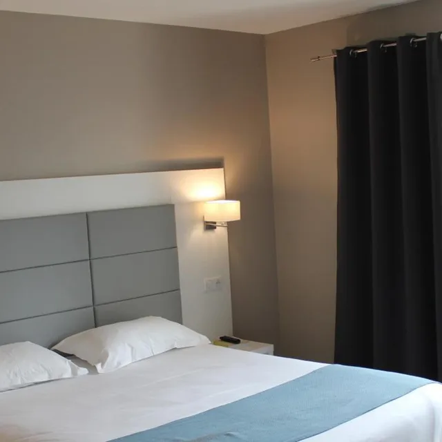 غرفة بسرير مزدوج لذوي الإعاقة، Hotel Le Quincangrogne 1/6