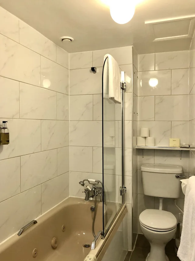 جناح جونيور بسريرين منفصلين، Mitre House 6/6