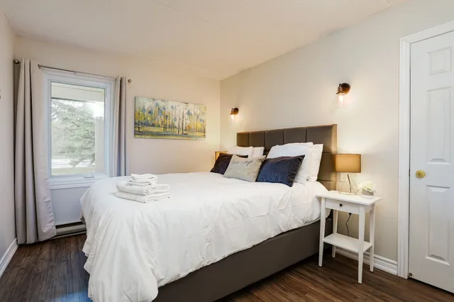 Green, 3 Queen Beds, Sofa, The Lodges At Blue Mountain Wintergreen Condos 4/10