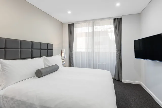 جناح بسرير كينج بشرفة بغرفة نوم واحدة، Meriton North Sydney 2/8