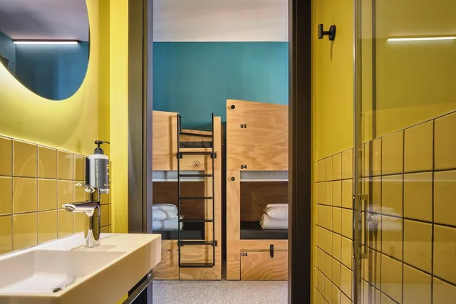 Private, Mixed Dorm, 4 Beds, 4 Bunk Beds، Jo&Joe Roma 2/5