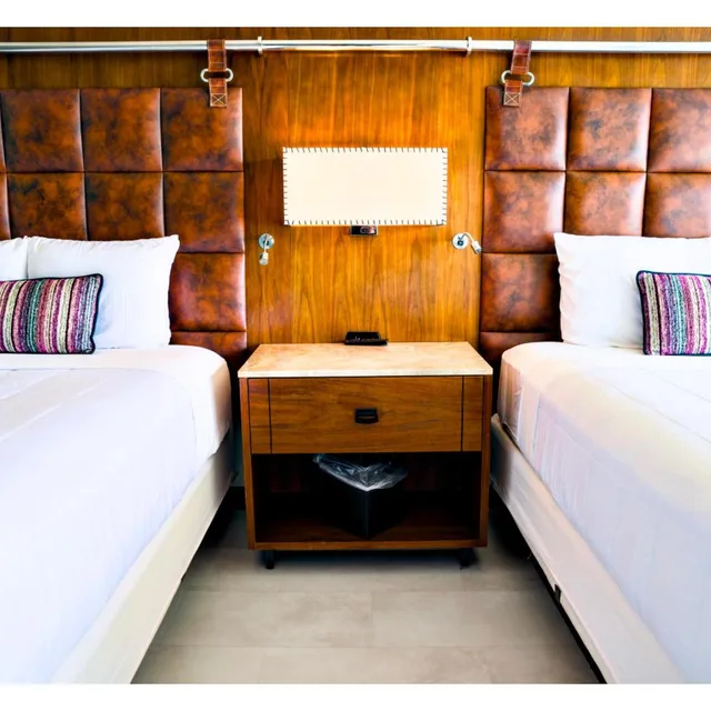 Room, 2 Queen Beds, Parking Lot View، Heights House Hotel - Houston Heights Downtown, an Ascend Collection Hotel 6/10