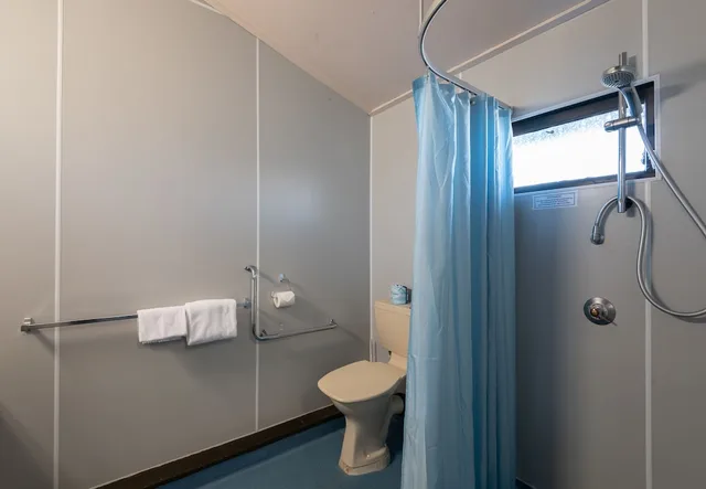 غرفة عائلية بسرير بطابقين وسرير كوين، Skotel Alpine Resort 3/3