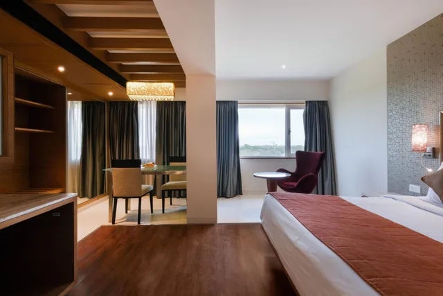 جناح جونيور، 7 APPLE HOTEL VIMANNAGAR, PUNE 1/1