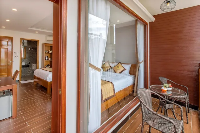 غرفة عائلية بسريرين كوين بإطلالة على المدينة بشرفة، Hoi An Vi Khoa Villa 5/7