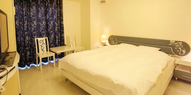 Standard, Queen Bed, V Hotel - Adults Only 10/10