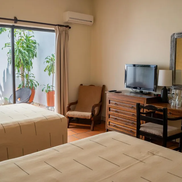 Room, Twin Beds, Terrace, Parador del Dominico 5/8