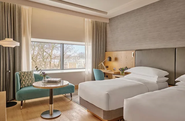 غرفة ديلوكس بسريرين منفصلين، Hyatt Regency London Olympia 5/8