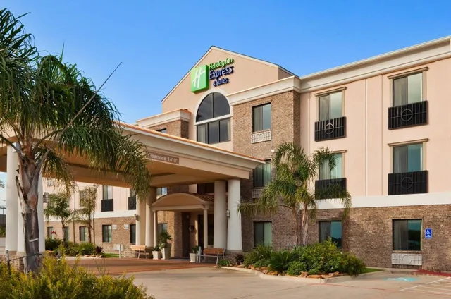 Standard, 2 Queen Beds, Holiday Inn Express Hotel Suites Fairfield North 1/1