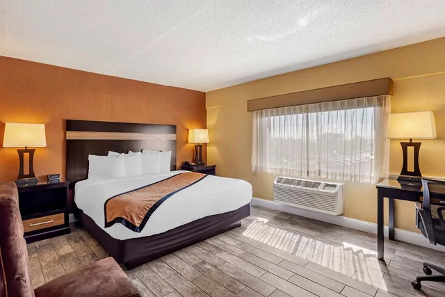 غرفة بسرير كوين، Aiden by Best Western Newark Airport 1/3