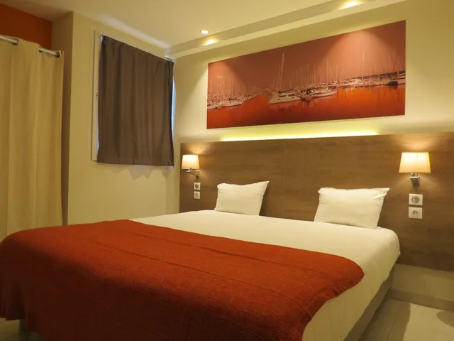 شقة بسرير كينج بشرفة مع أريكة بحوض استحمام، Best Western Hotelio Montpellier Sud 2/9