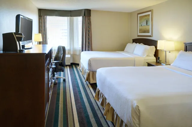 Room, 2 Beds, Holiday Inn Conference Ctr Edmonton South 4/9