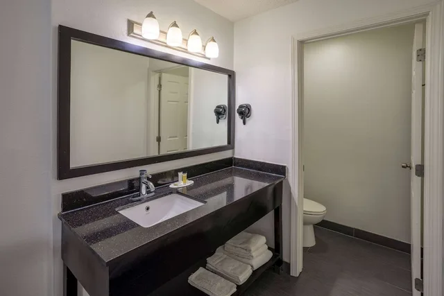 جناح بسرير كينج، Super 8 by Wyndham Villa Rica 5/5