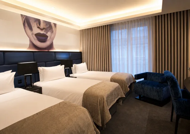 غرفة ثلاثية، The Residence Hotel 3/4