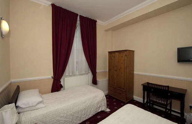 غرفة قياسية بسرير مزدوج، Balmoral House Hotel 2/3