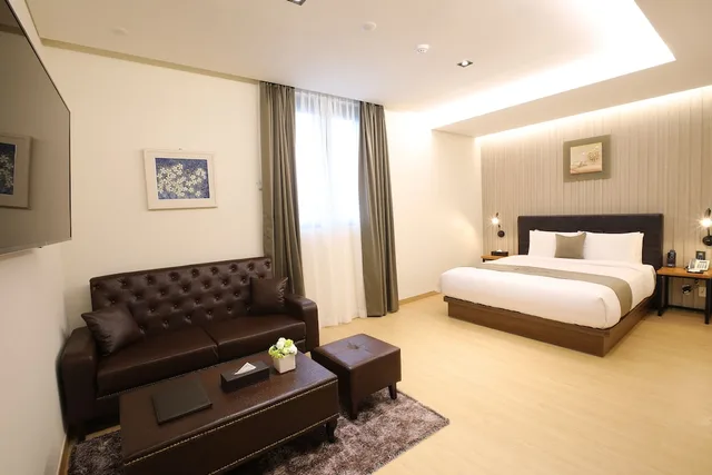 جناح جونيور بسرير مزدوج، REST HOTEL 3/5