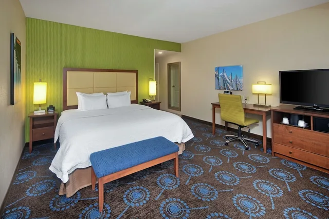 غرفة بسريرين كوين بغرفة نوم واحدة، HAMPTON INN BY HILTON HALIFAX DOWNTOWN 6/10