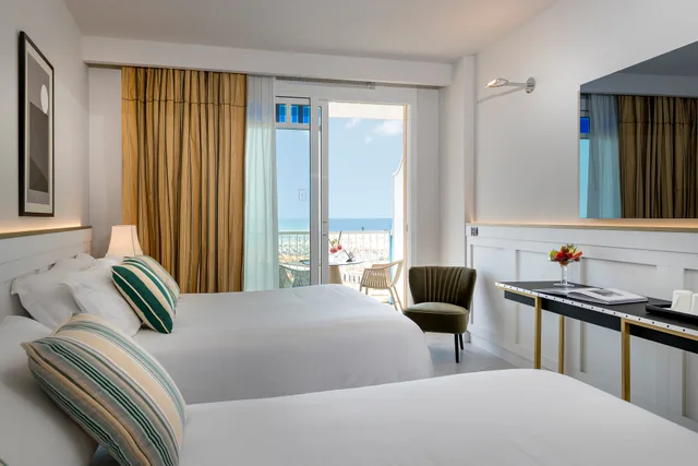 غرفة ديلوكس عائلية بإطلالة على البحر بشرفة، Savoia Hotel Rimini 3/5