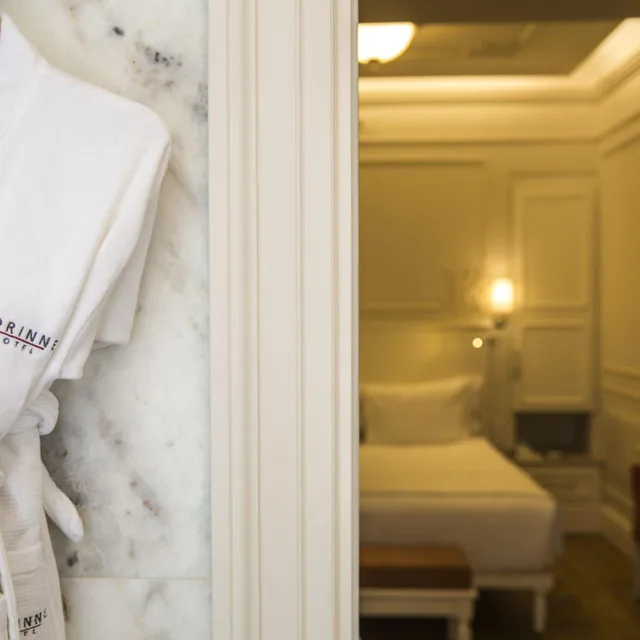 Classic, Hot Tub, Corinne Hotel 5/10