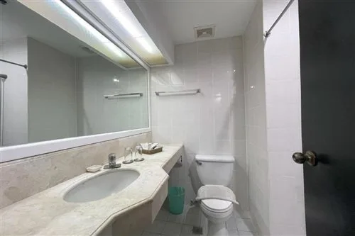 غرفة سوبيريور بسرير كوين، Golden Peak Hotel and Suites powered by Cocotel 1/1