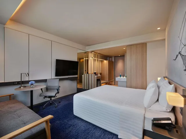 Executive, King Bed, Sofa, Novotel Future Park Rangsit 3/10
