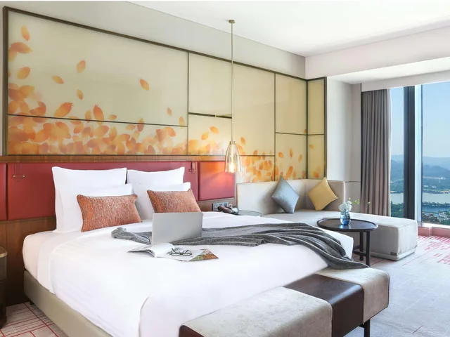 غرفة ديلوكس بسرير مزدوج بإطلالة على النهر، Pullman Huizhou Kaisa 3/4