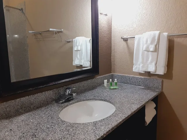 غرفة قياسية بسرير كوين، Holiday Inn San Antonio N - Stone Oak Area 4/5