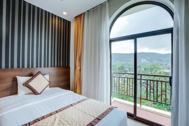 غرفة سوبيريور بسرير كينج بإطلالة على الحديقة، Luxor Hotel Phu Quoc 1/10