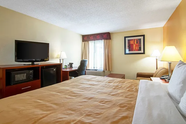 Standard, King Bed, Quality Inn & Suites Richburg I-77 6/10