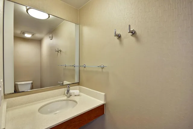 جناح بسريرين كوين مع سرير سحّاب إضافي مع أريكة لذوي الإعاقة، Springhill Suites Tallahassee Central 5/8