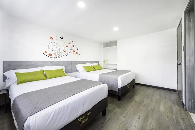 غرفة عائلية بسرير كوين وسريرين مزدوجين بحمام خاص، Ayenda 1024 Agora Inn 1/3