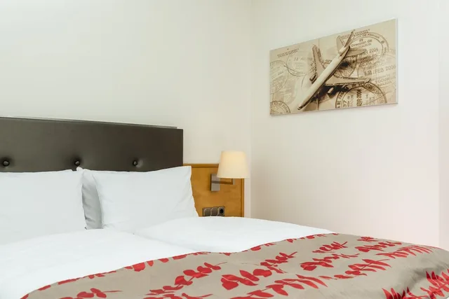 غرفة قياسية بسرير كوين، Holiday Inn Frankfurt Airport Neu Isenburg 3/4