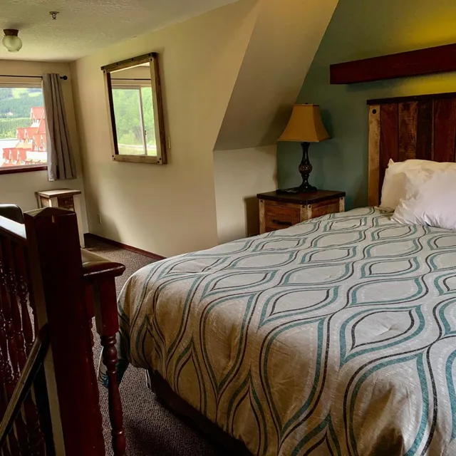 Loft, Suite، Three Valley Lake Chateau 1/3