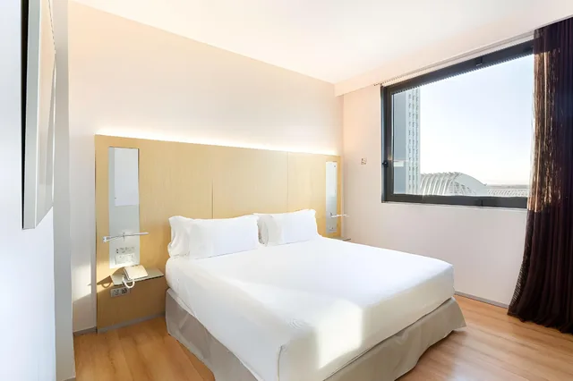 غرفة سوبيريور بسرير مزدوج، BARCELO VALENCIA 2/3