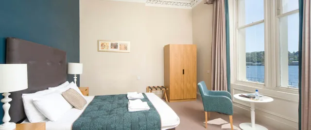 غرفة بسرير مزدوج بإطلالة على البحر، The Imperial Hotel 1/2