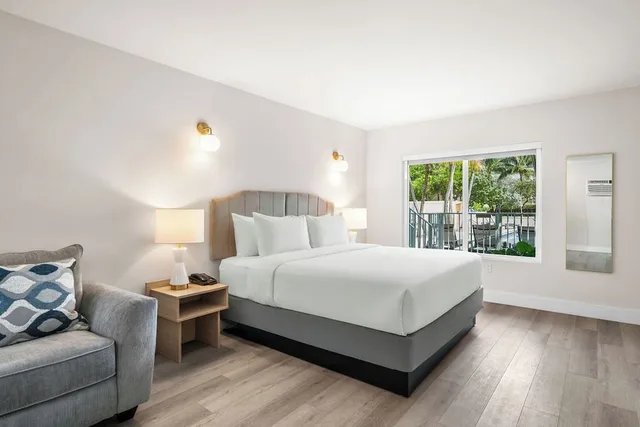 Deluxe, King Bed, Adult Only، The Garden Hotel and Resort 2/10