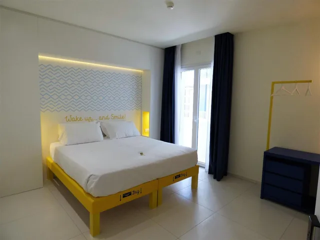 Room, Double Bed, Side Sea View, Balcony، HOTELTREVI 9/10